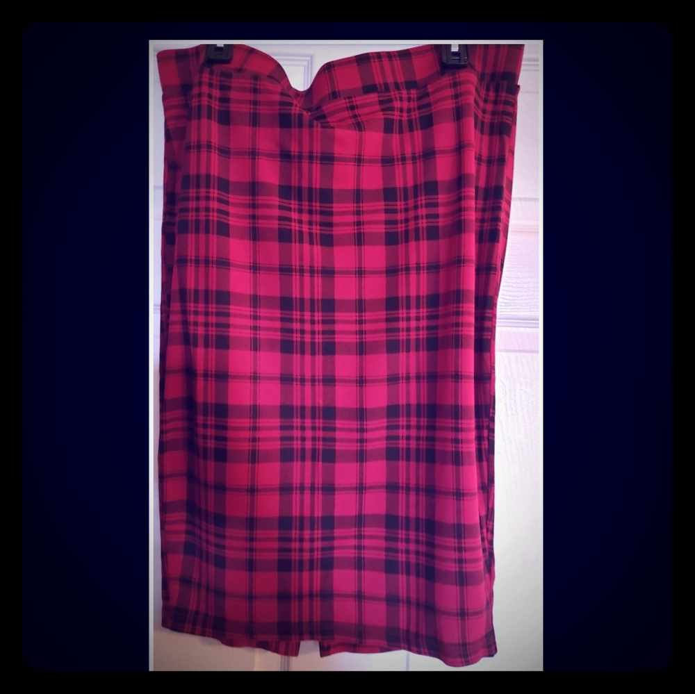 COPY - Red/Black plaid pencil skirt Torrid